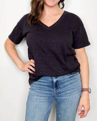 Mododoc - Short Sleeve V-neck Tee