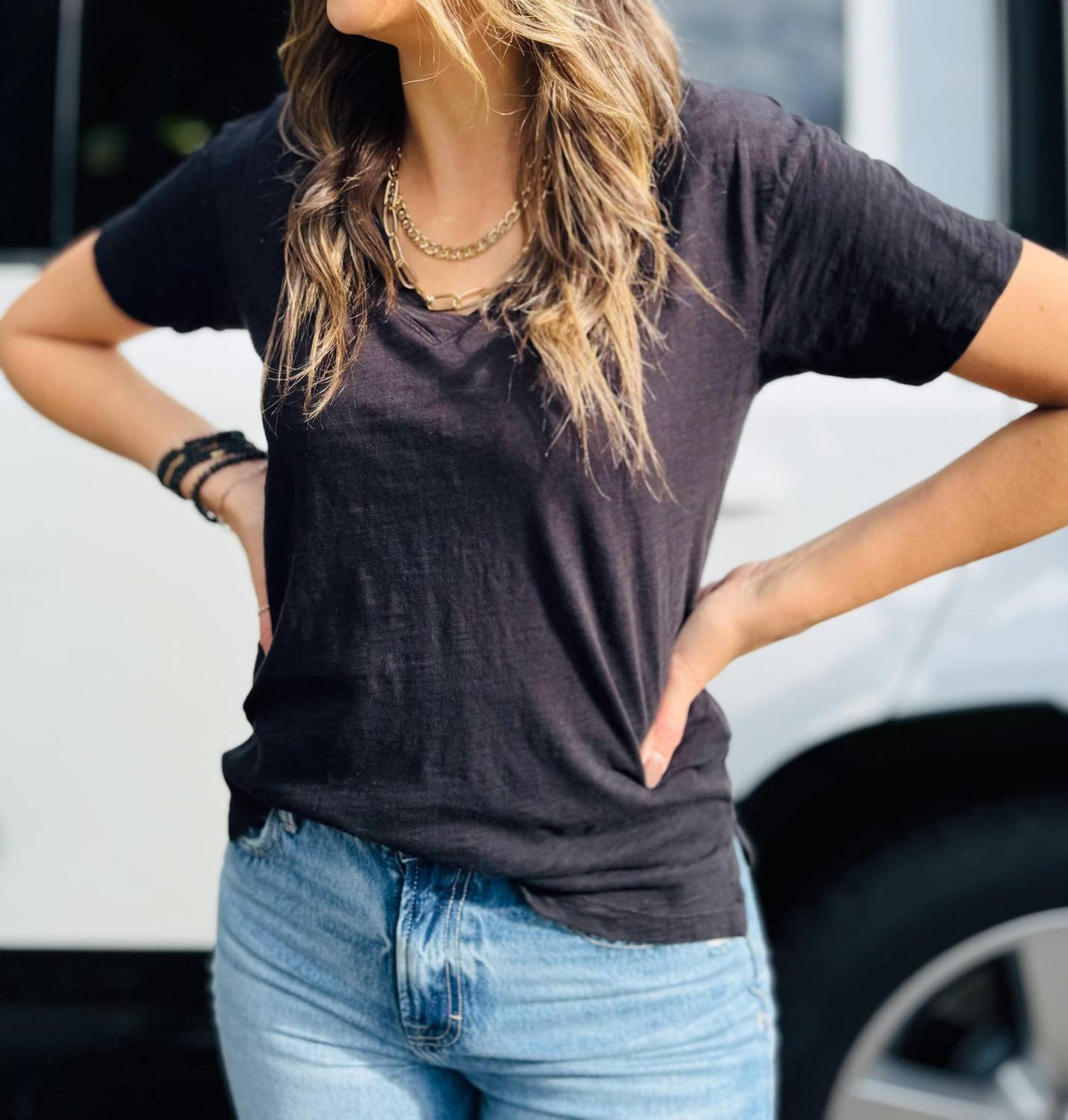 Mododoc - Short Sleeve V-neck Tee