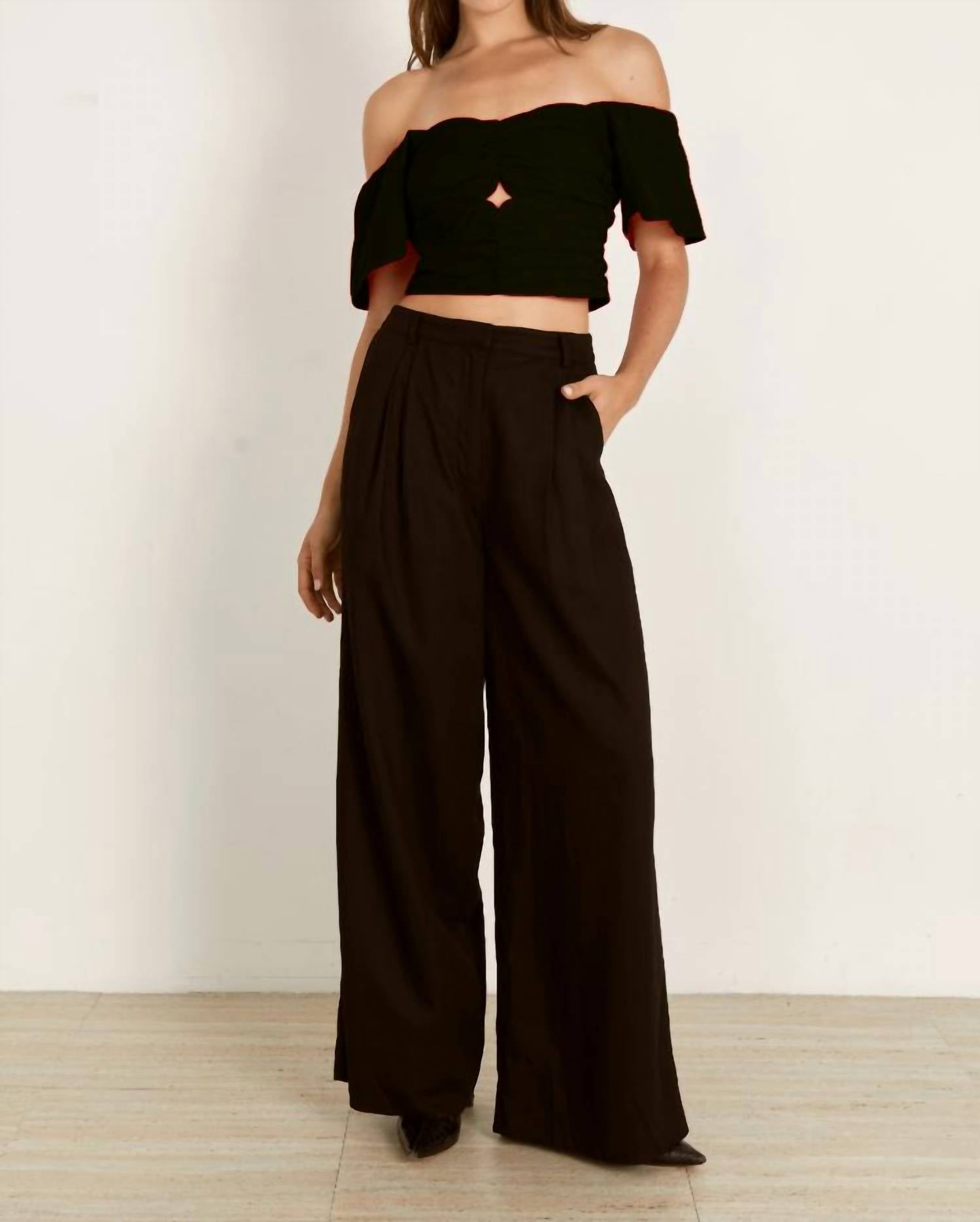 Mon Renn - Johanna Ruffled Top - black - clothing - crop - tops