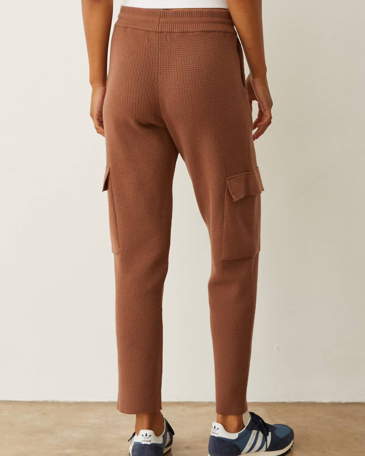 Monrow - Waffle Cargo Jogger - brown - clothing - joggers