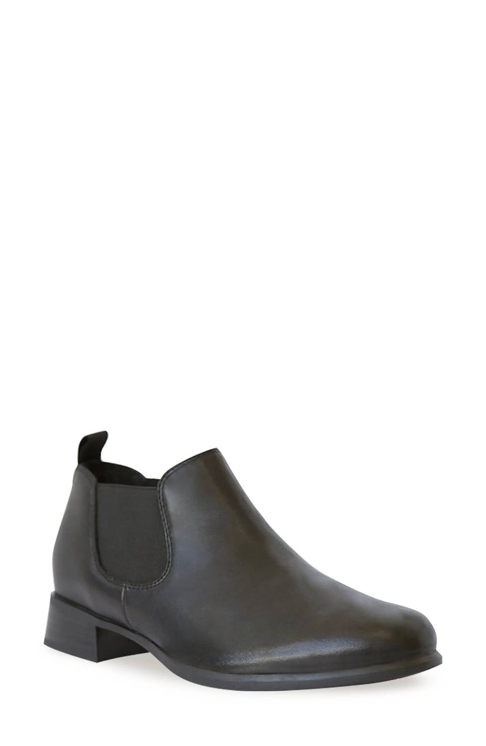 Munro - Women's Bedford Leather Bootie