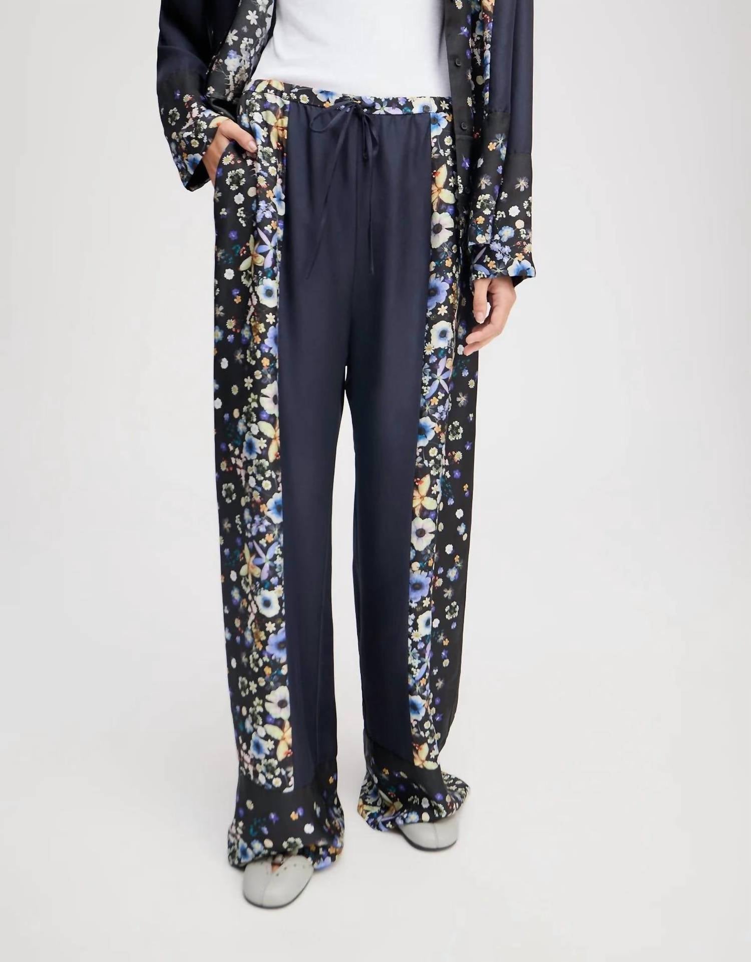 Munthe - Fabert Floral Silk Pants - black - clothing - floral