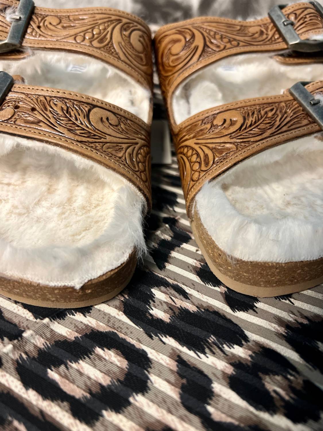 Myra - Women's Fuzzy Sandals