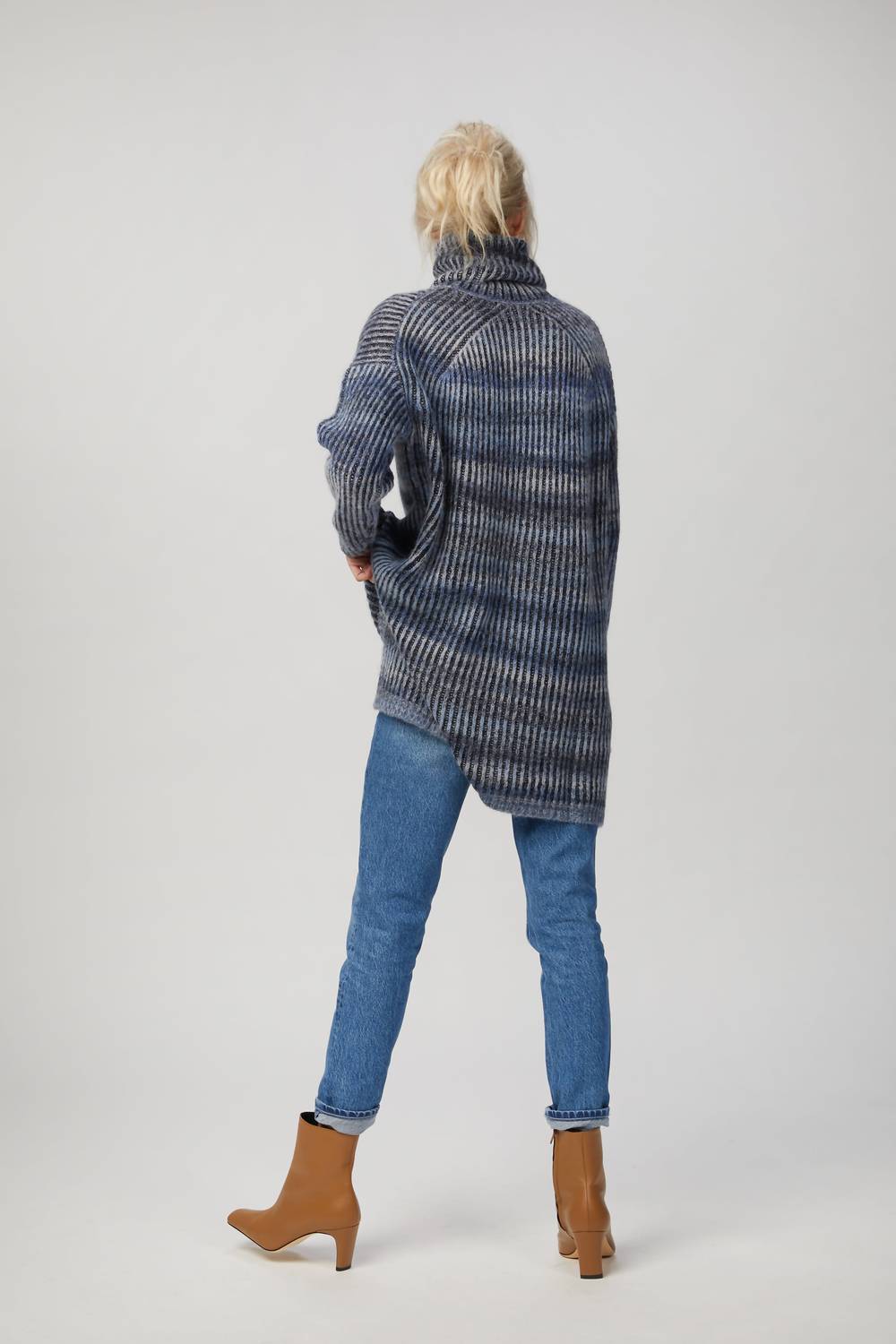 MOCK NECK TUNIC PULLOVER