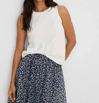 Nic + Zoe - Diamond Eyelet Top