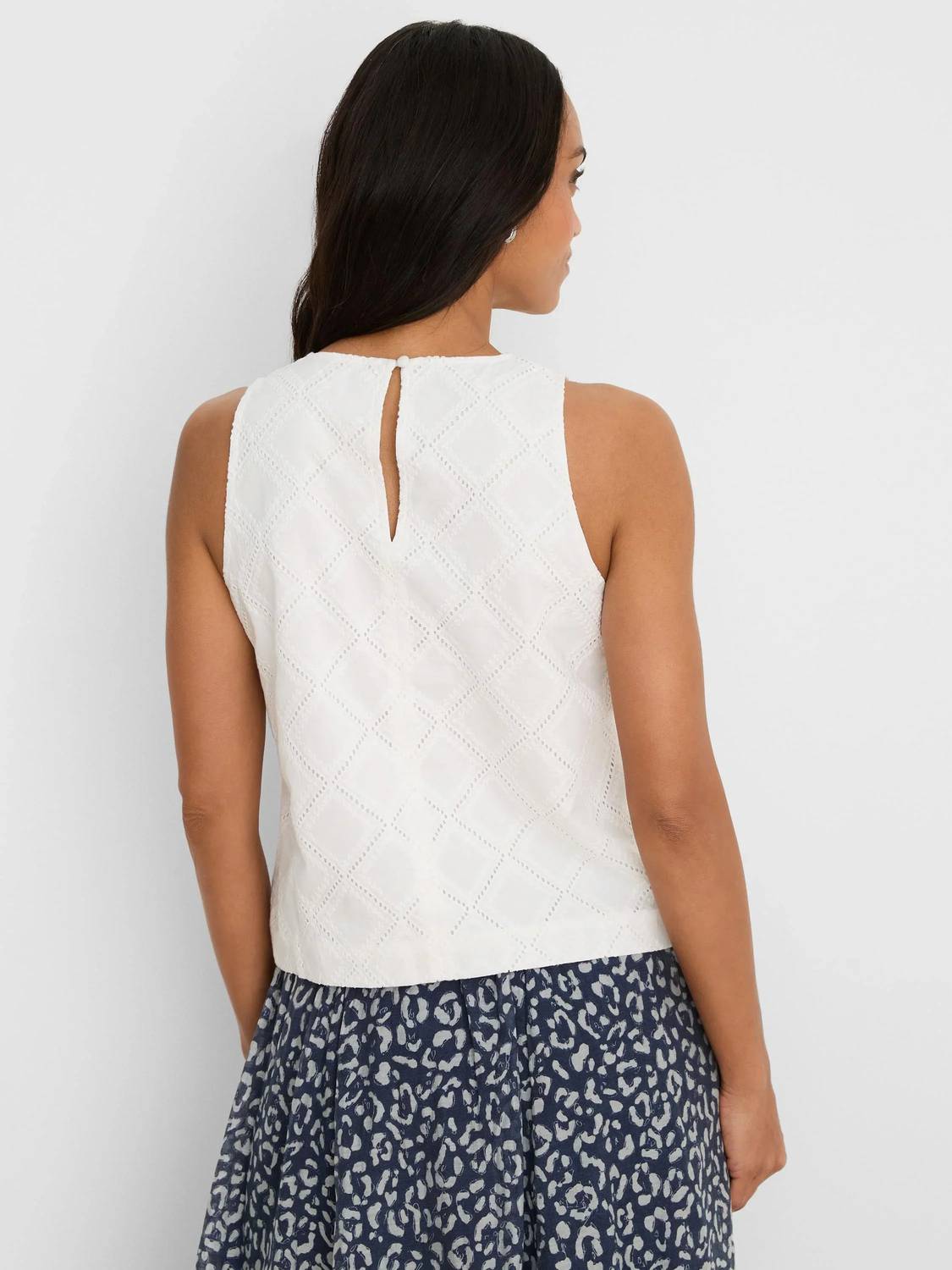 Nic + Zoe - Diamond Eyelet Top