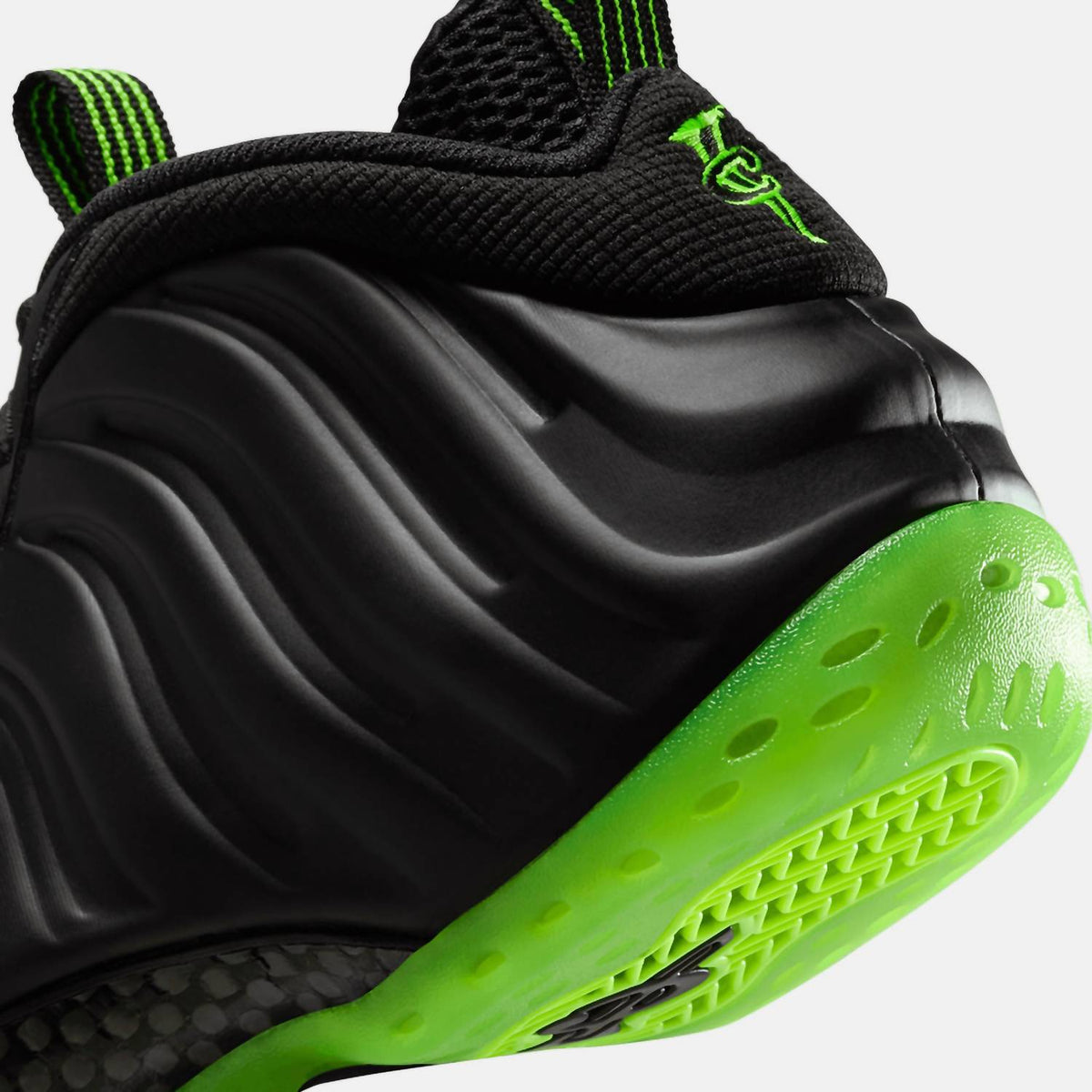 Nike - Men's Air Foamposite One Shoes