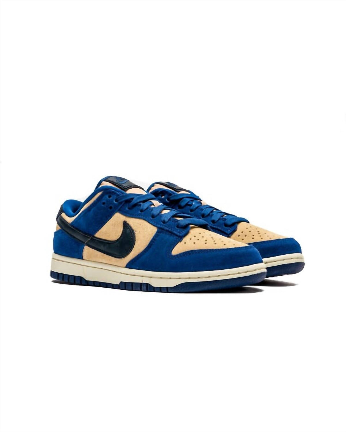 Nike - Women's Dunk Low Lx Sneakers