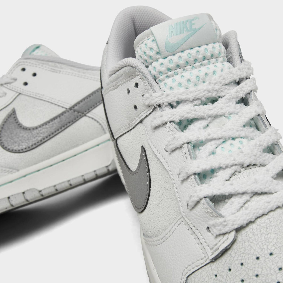 Nike - Men's Dunk Low Retro Se Shoes