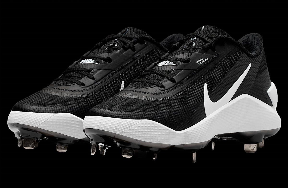 Nike - Men's Diamond Showcase Mtl Cleats Sneaker