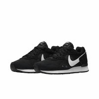 Nike - Women's Venture Runner Sneaker