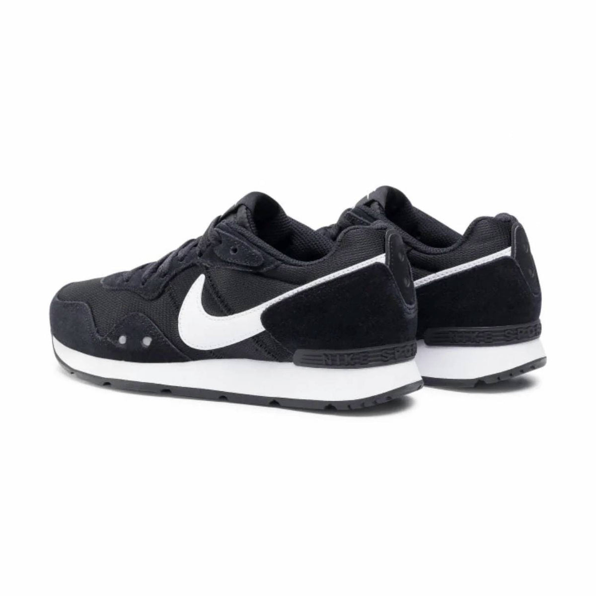 Nike - Women's Venture Runner Sneaker