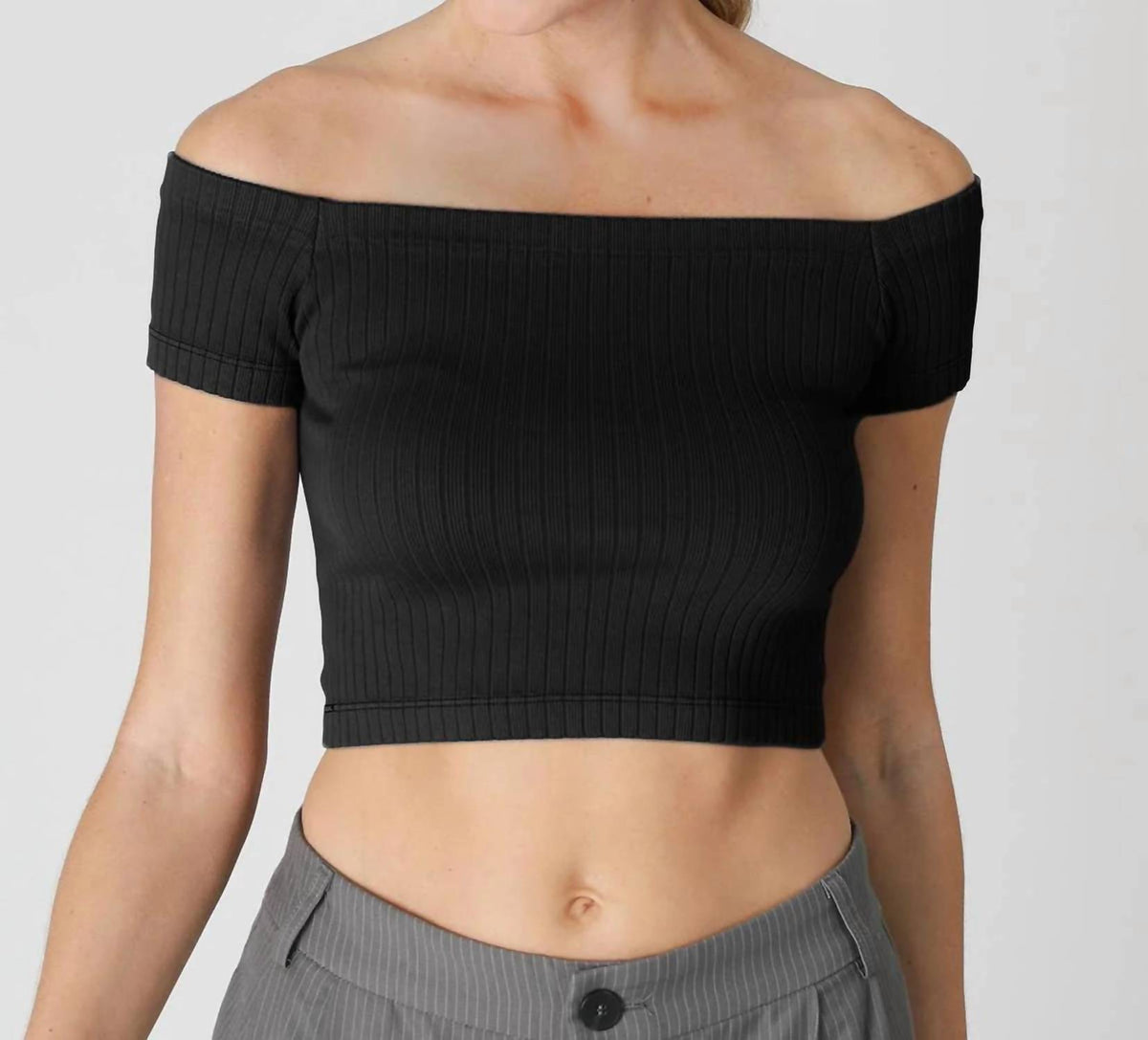 Nikibiki - Off Shoulder Crop Top