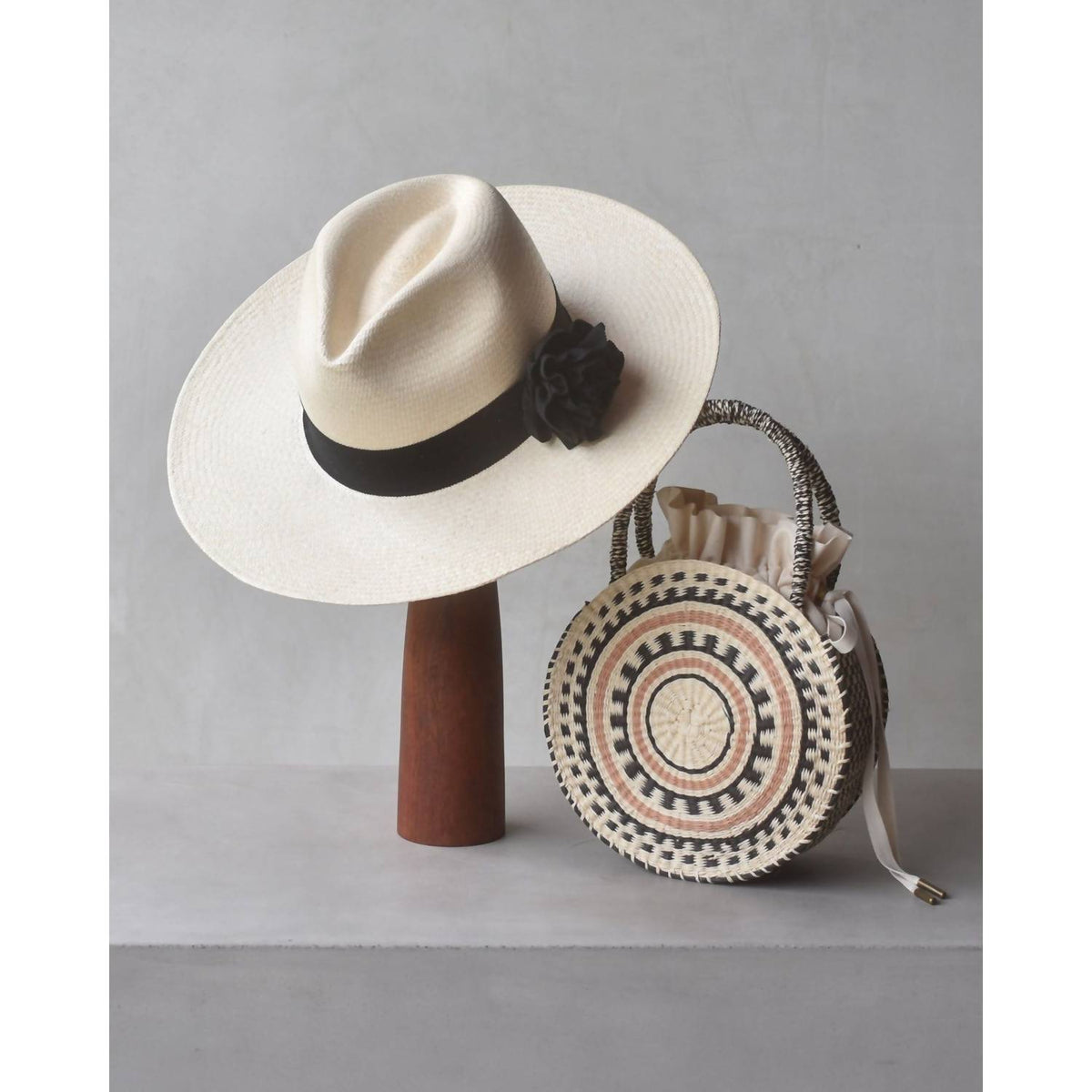 Ninakuru - Sabine Hat