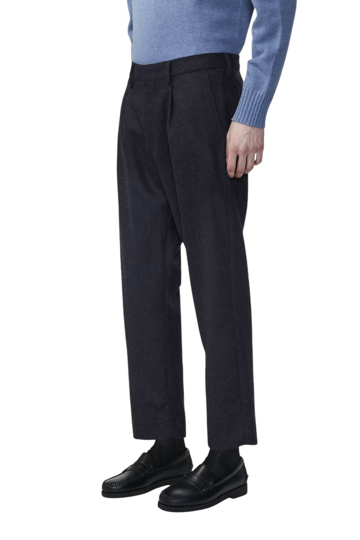 Nn07 - TAPERED LEG TROUSER