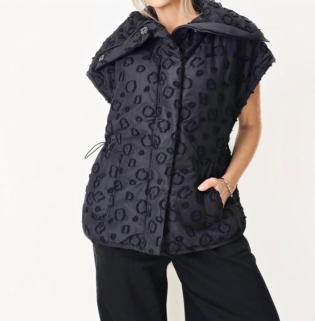 Noen - Oversize Button Front Jacquard Vest