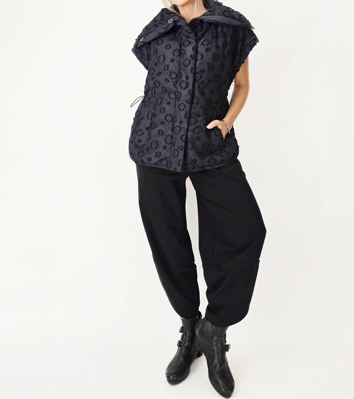 Noen - Oversize Button Front Jacquard Vest