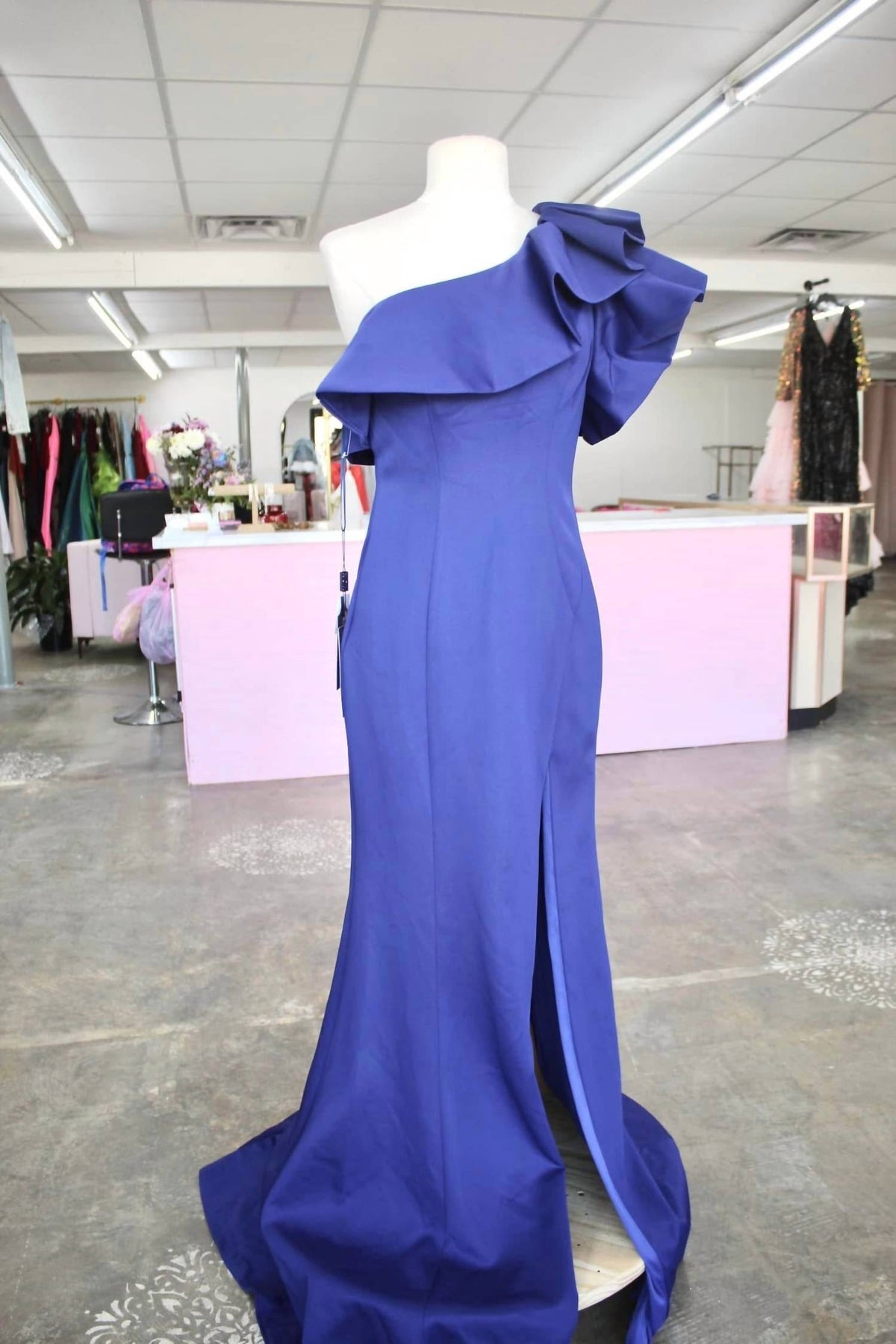 Nox Anabel - One Shoulder Maxi Dress