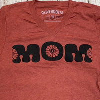 Oliver & Otis - Women's Groovy Mom Shirt - clothing - graphic - polyester