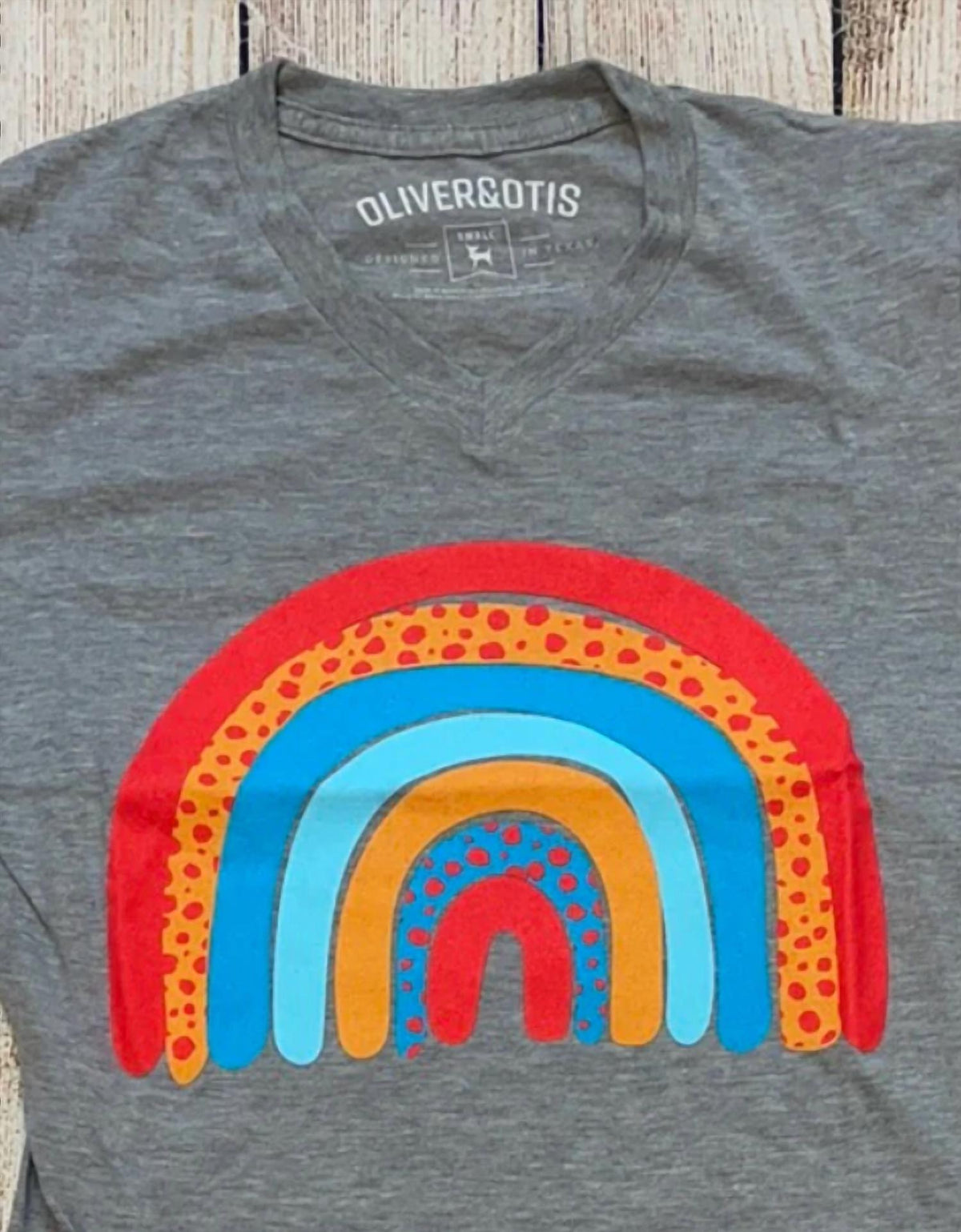 Oliver & Otis - Women's Rainbow Tee