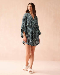 Omika - Aashi V-neck Robe