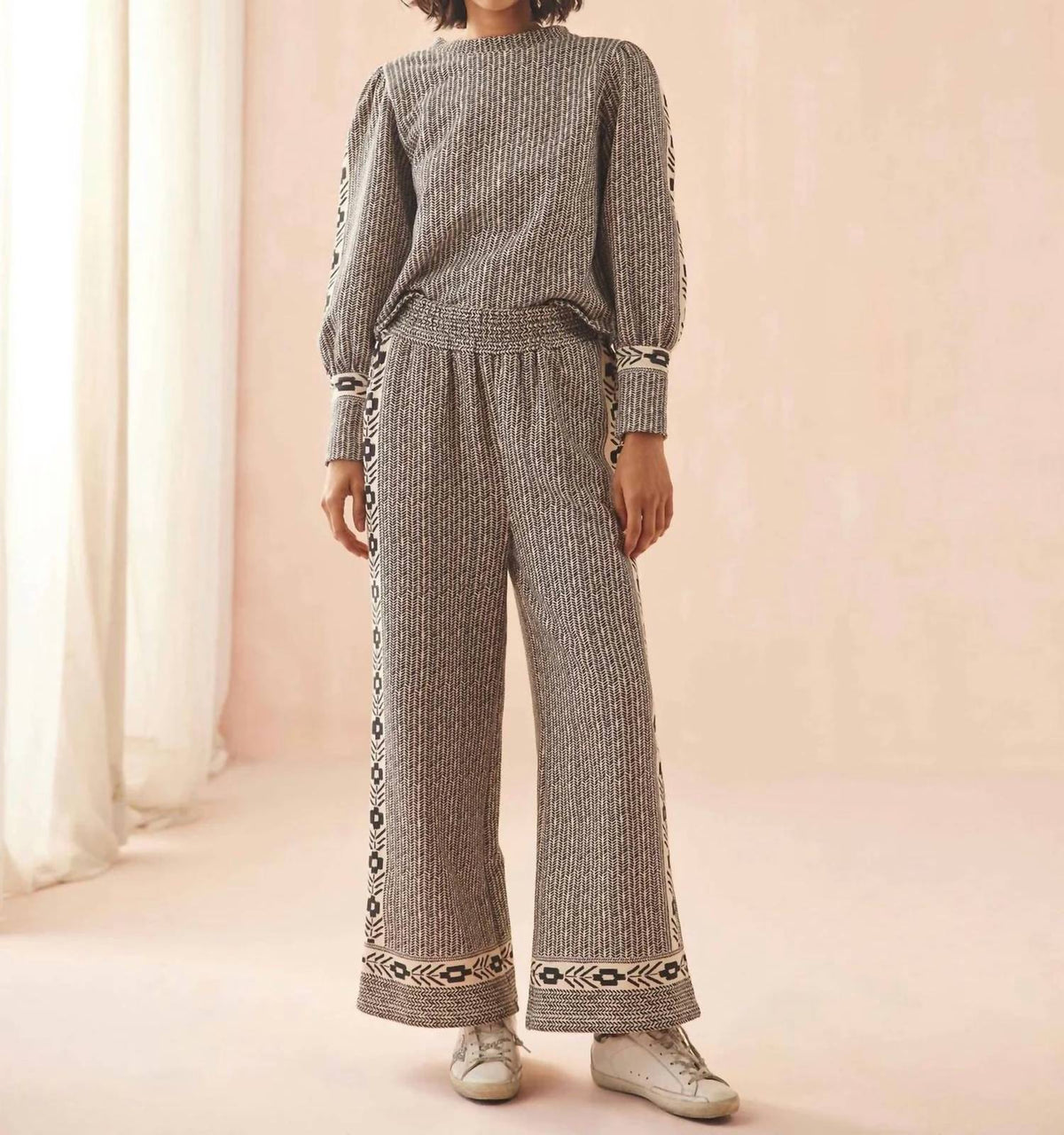 Omika - Lydia Puff Sleeve Sweatshirt