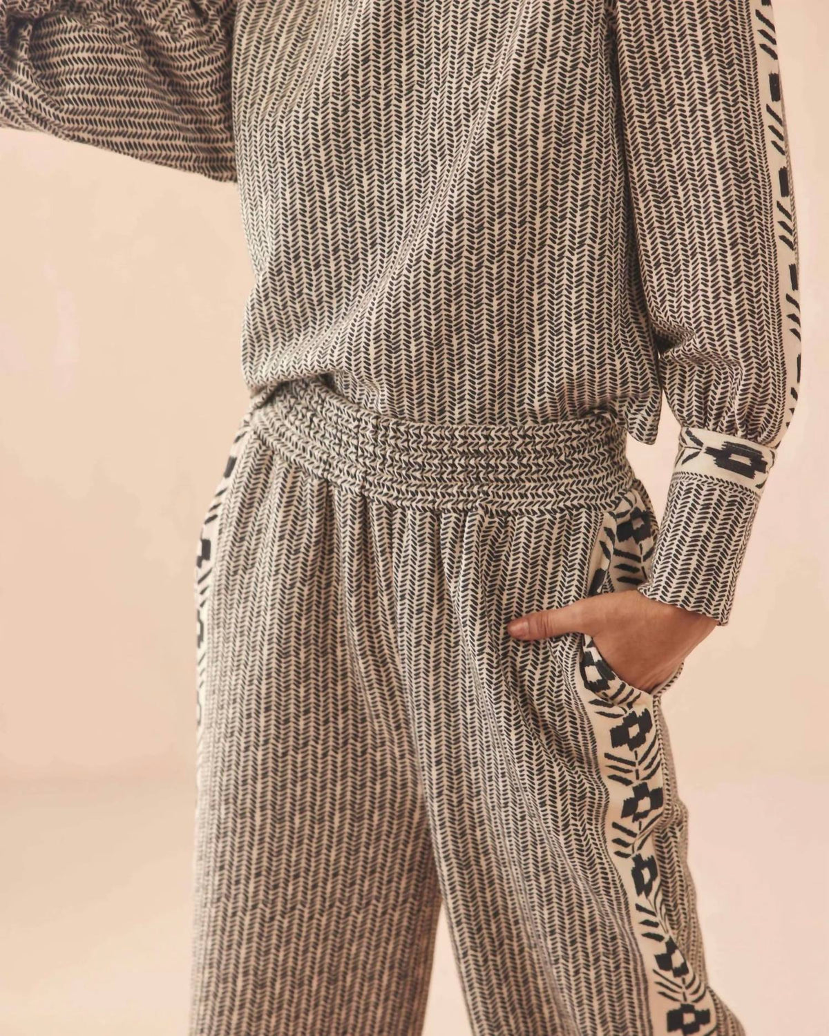 Omika - Lydia Puff Sleeve Sweatshirt
