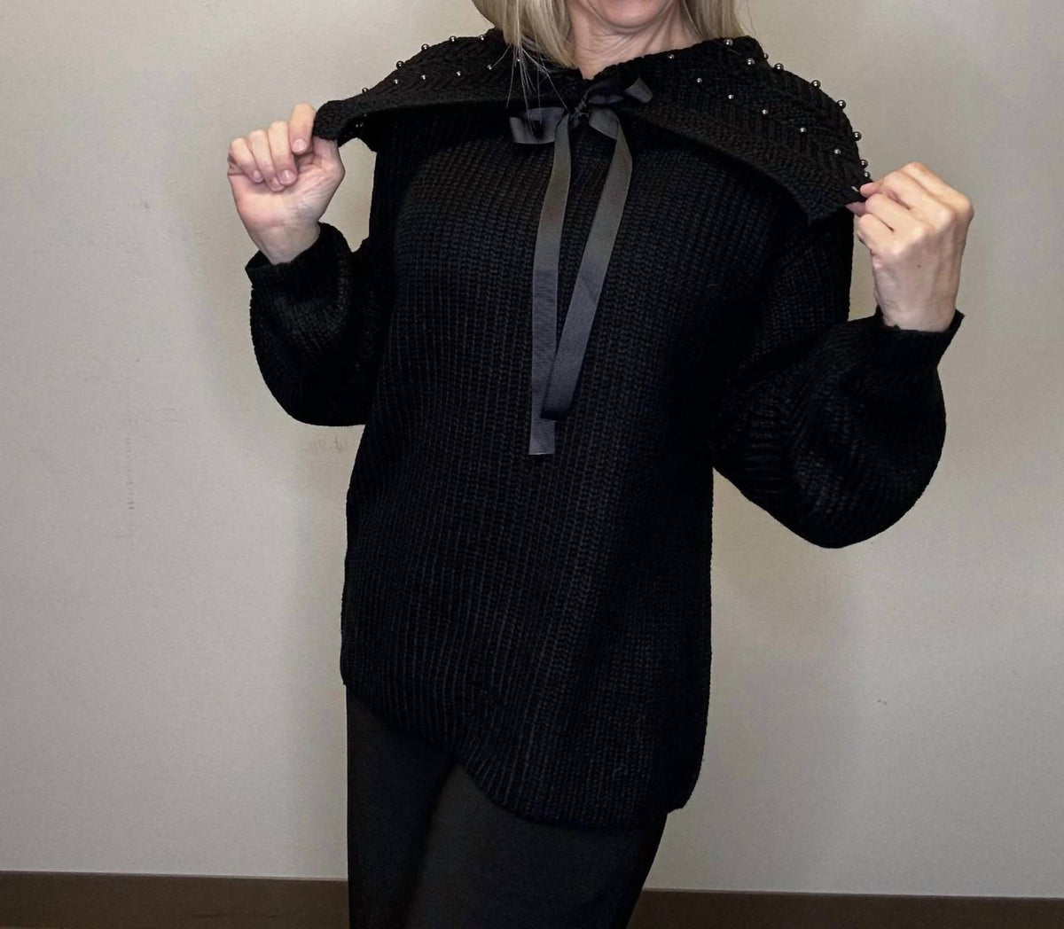Papillon - Shoulder Stud Detail Sweater