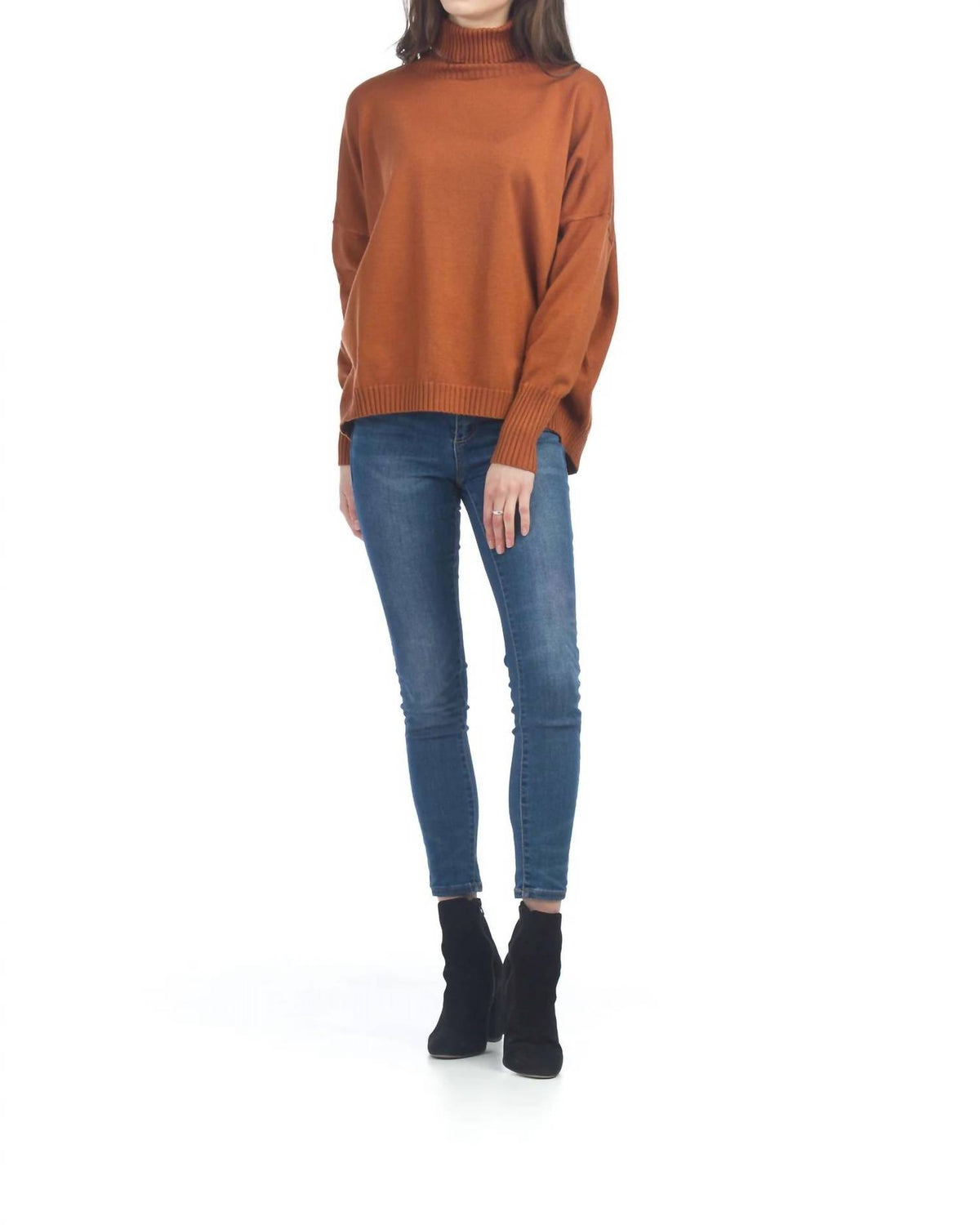 Papillon - Turtle Neck Sweater With Ribbed Detail