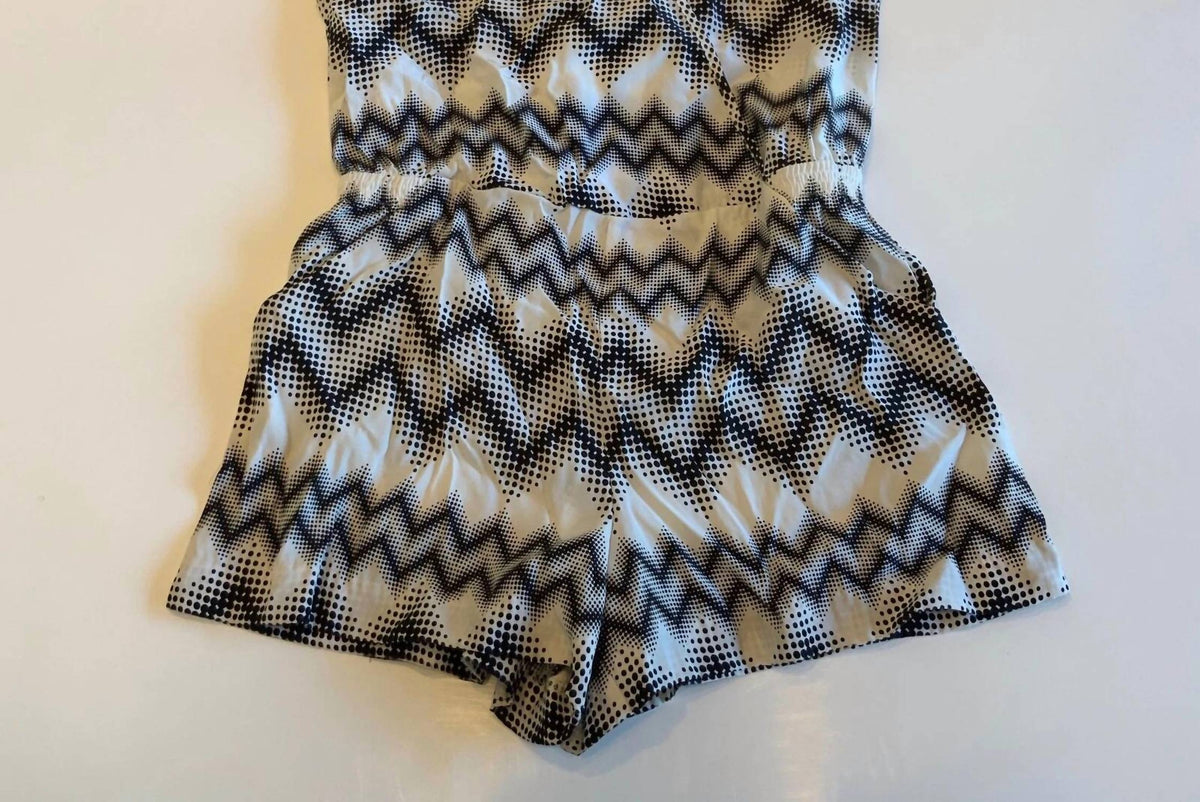 Parker - Abstract Chevron Print Pattern Romper