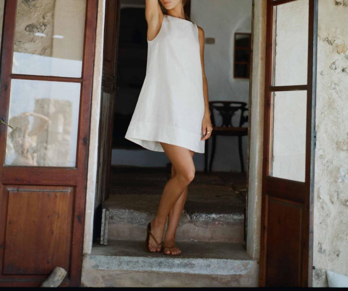 Peony - Embroidered Mini Keyhole Dress