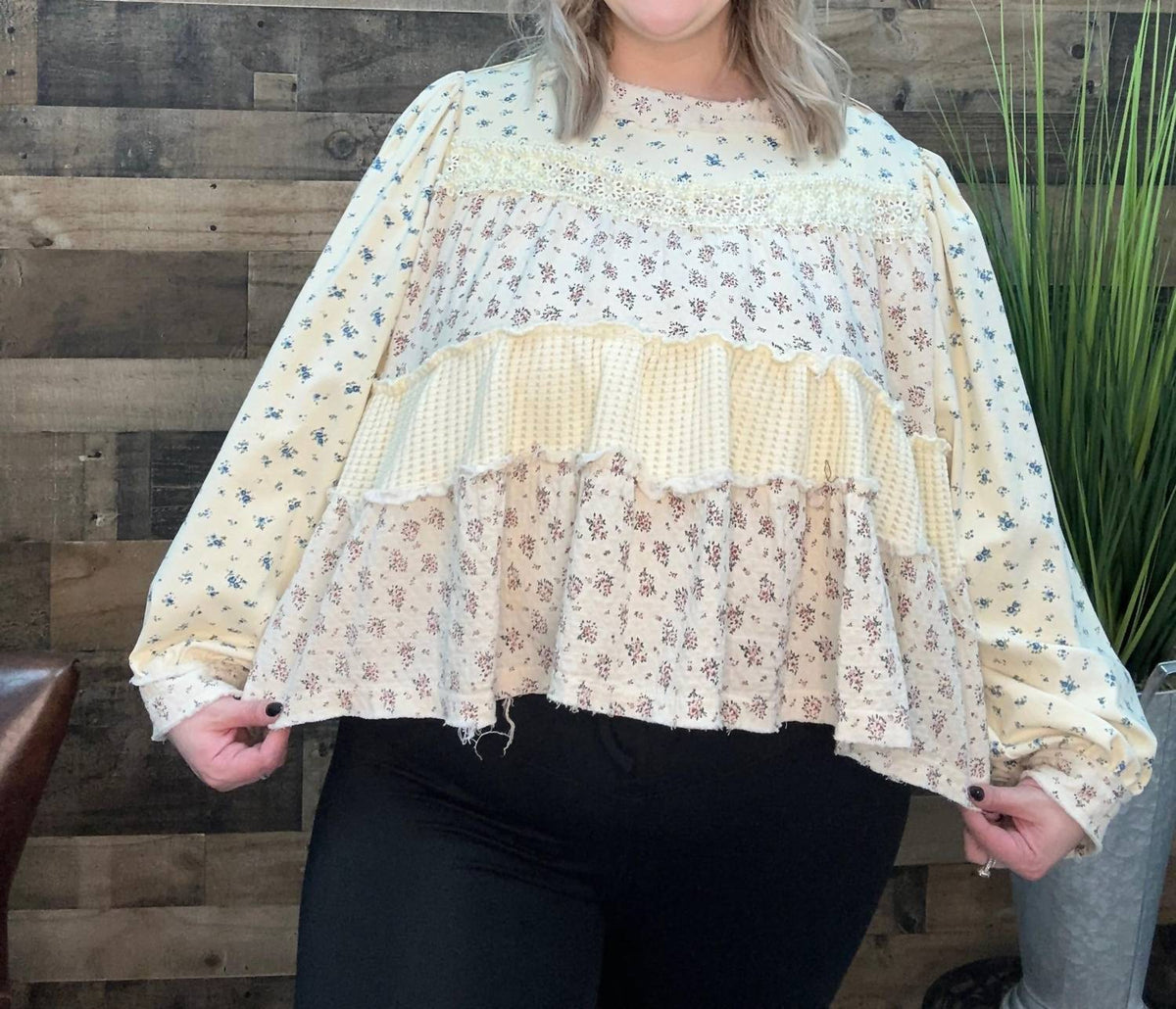 Pol - Ditsy Floral Tiered Ruffle Pearl Accent Top