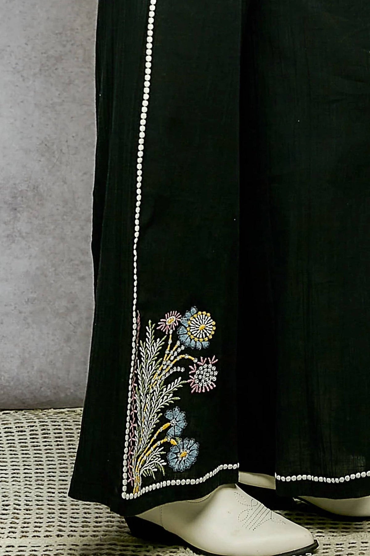 Pol - Embroidered Floral Pants