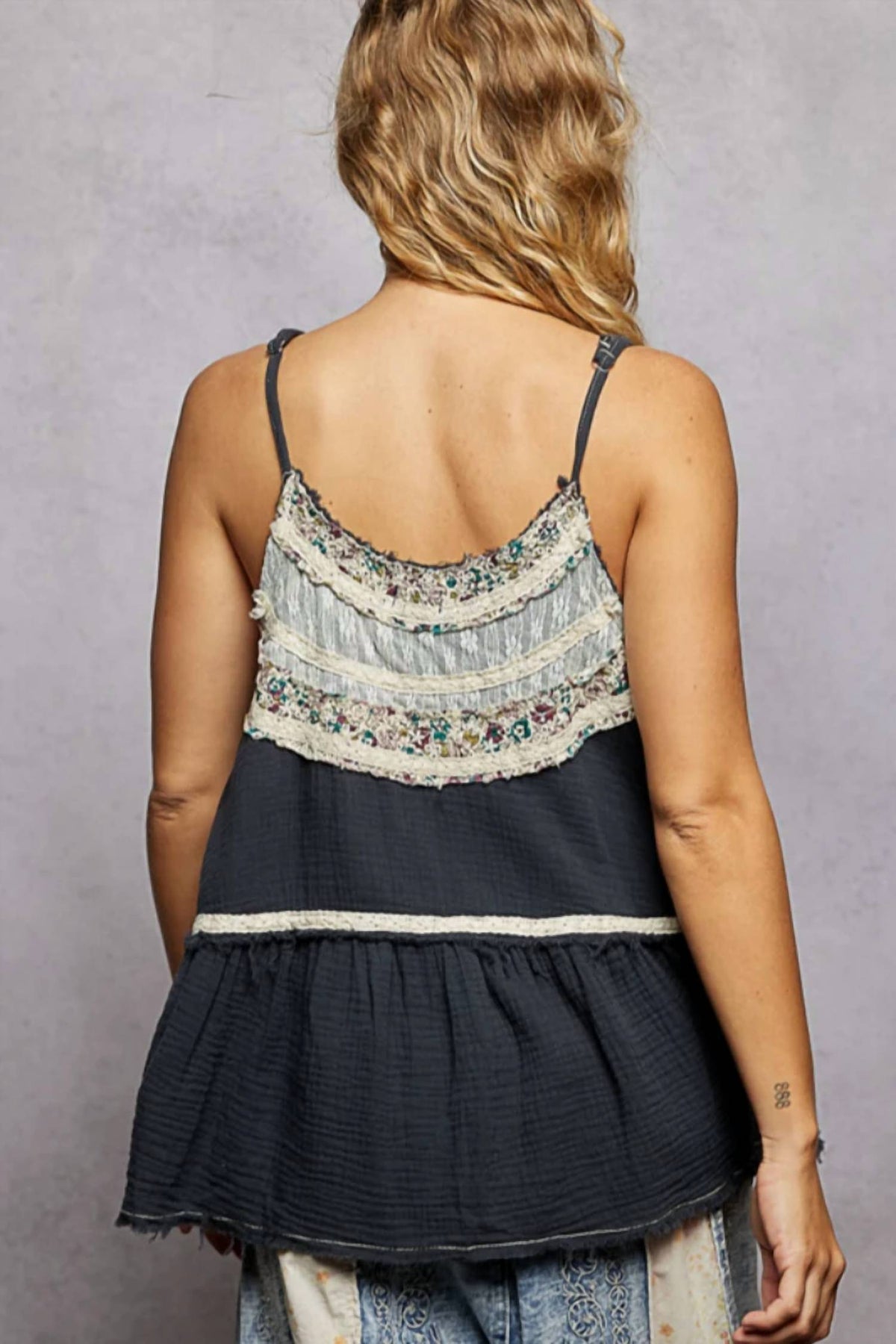 Pol - Floral & Lace Tank Top