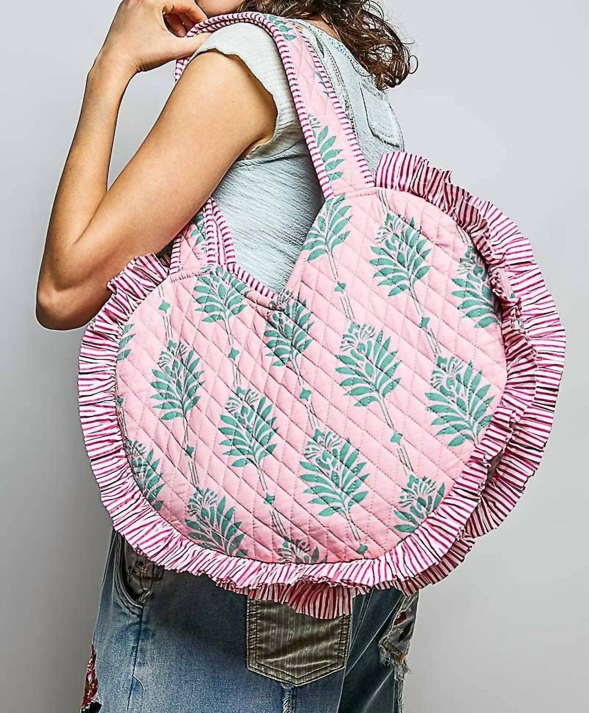 Pol - Heart Shaped Ruffle Edge Quilted Tote Bag