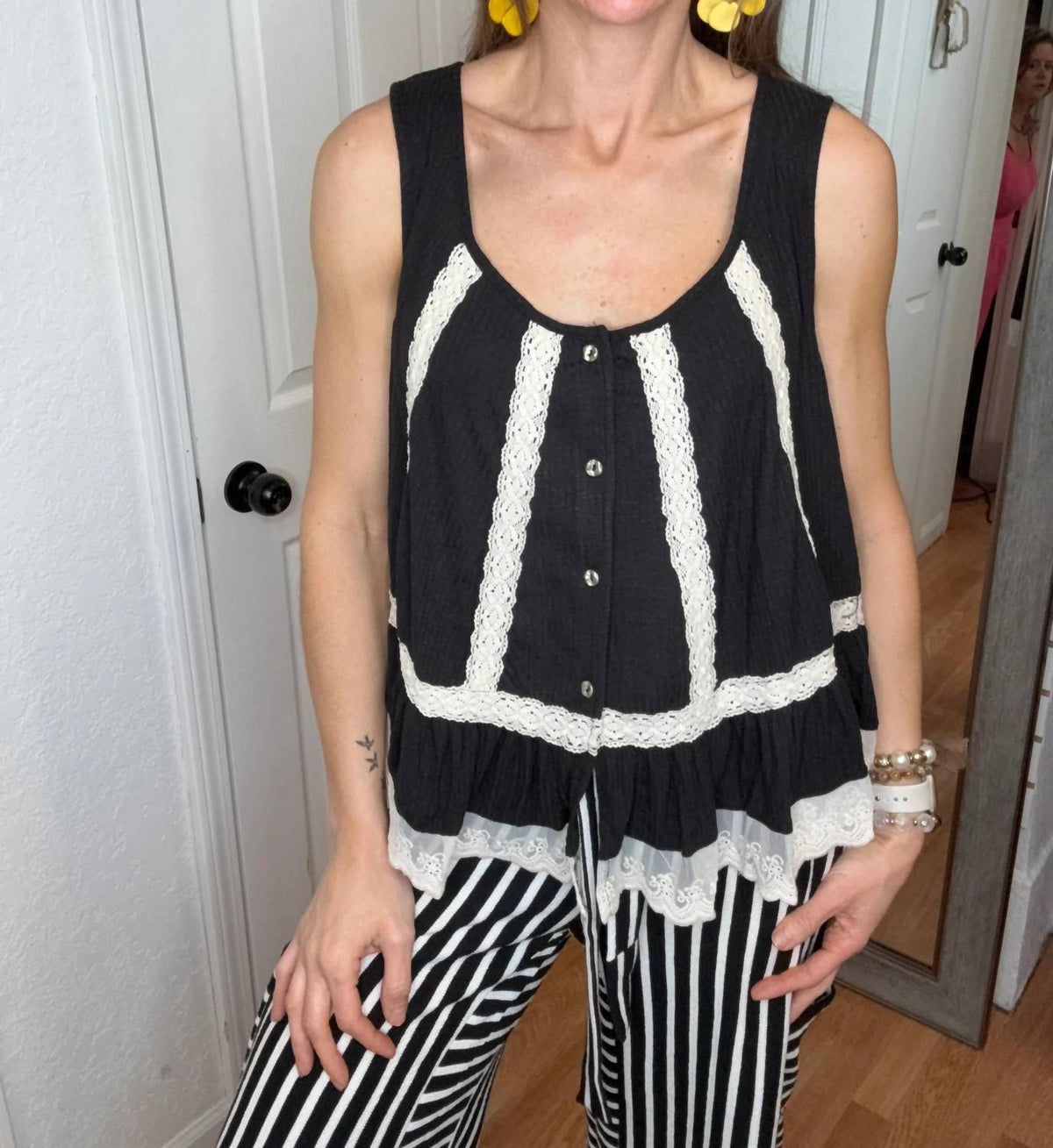 Pol - Quincie Button Down Sleeveless Top