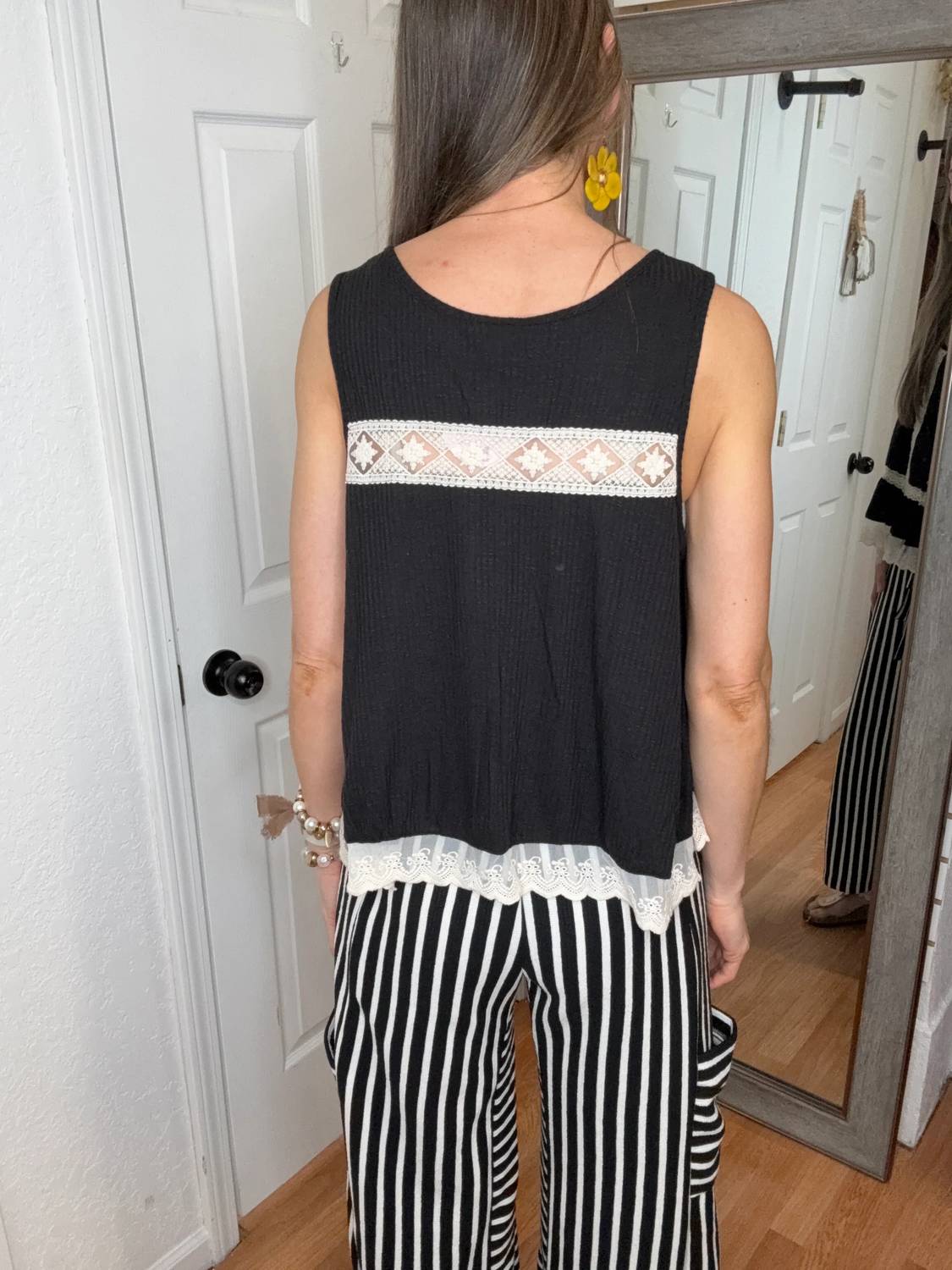 Pol - Quincie Button Down Sleeveless Top
