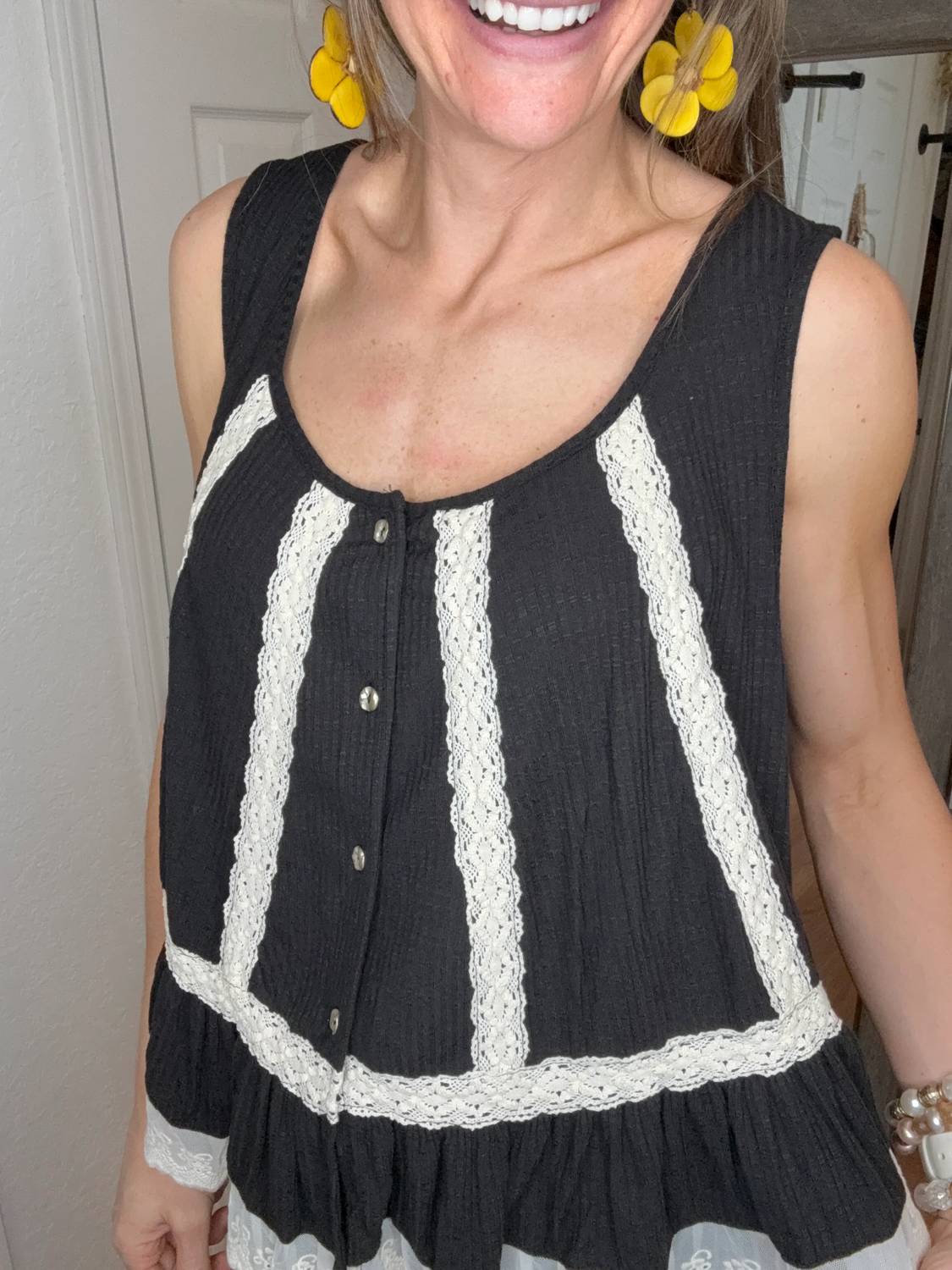 Pol - Quincie Button Down Sleeveless Top
