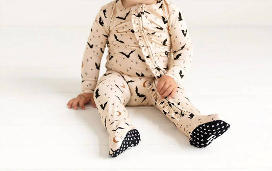 Posh Peanut - Spooky Bats Footie Ruffled Zippered One Piece - beige - clothing - footies