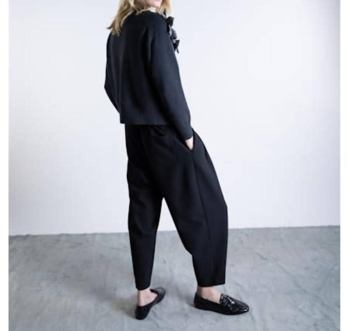Psophia - Pullover Sweater With Flowers