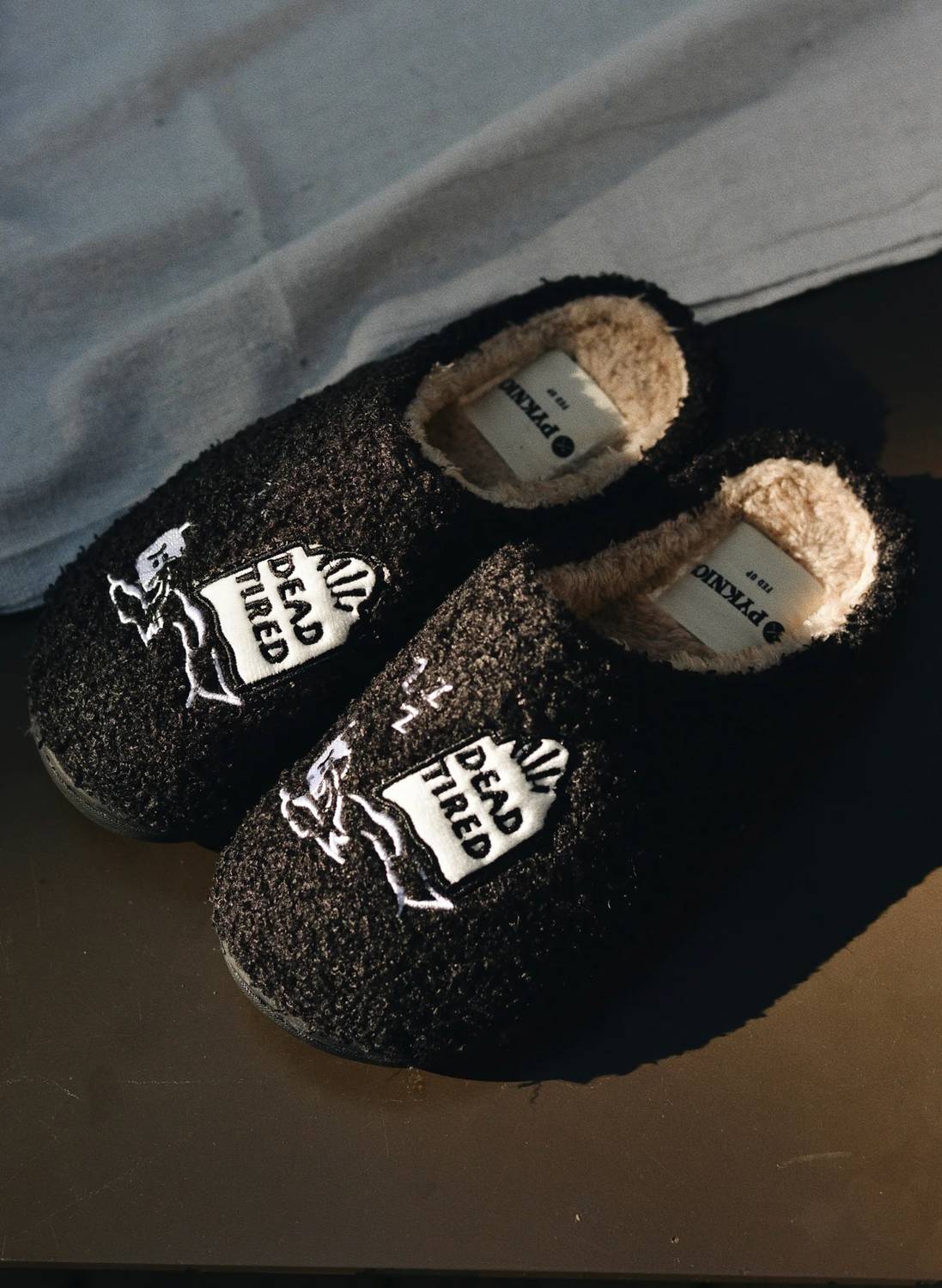 Pyknic - Unisex Dead Tired Slippers