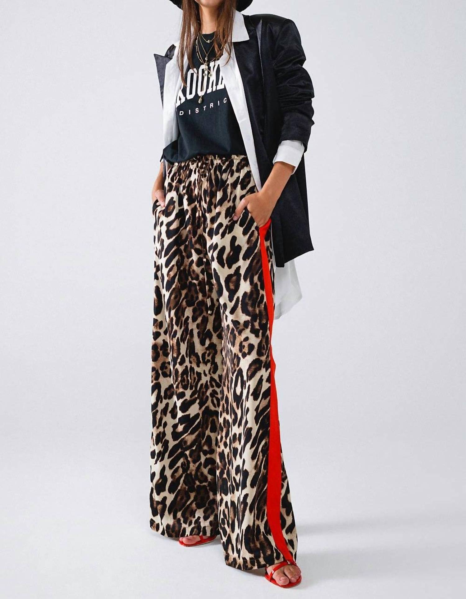 Q2 - Leopard Straight Pants - animal - brown - clothing