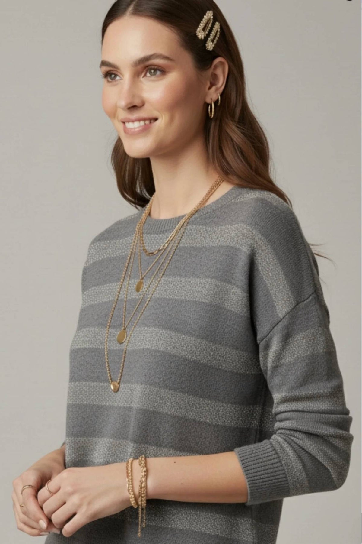 Q2 - Women's Striped Knit Sweater With Sequin