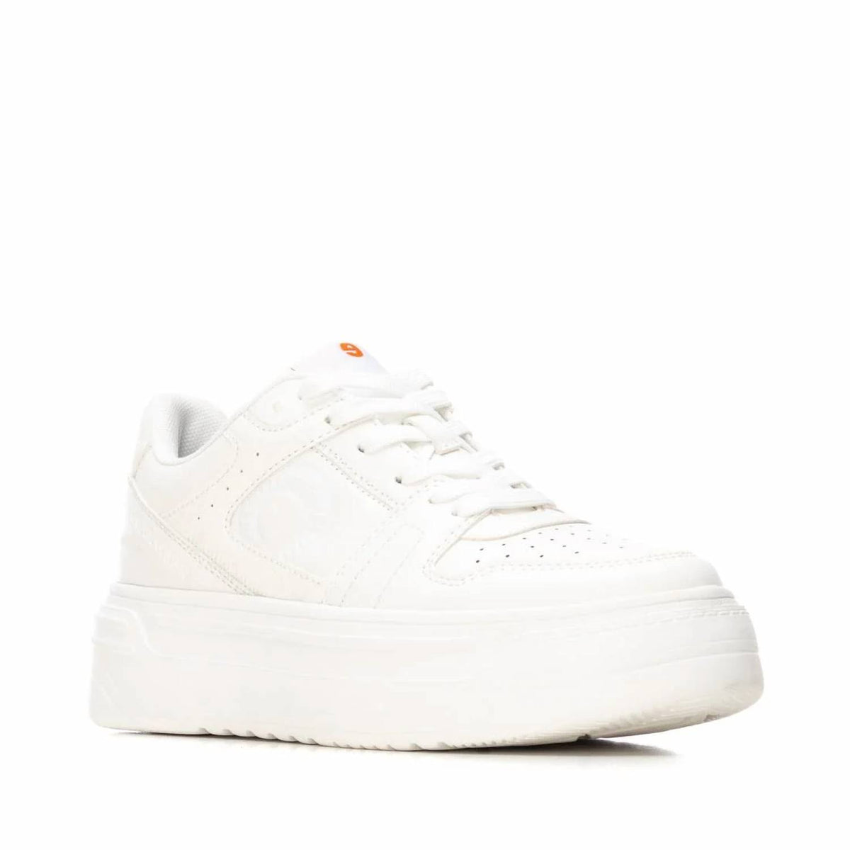 Refresh - Women's Lace-up Sneaker