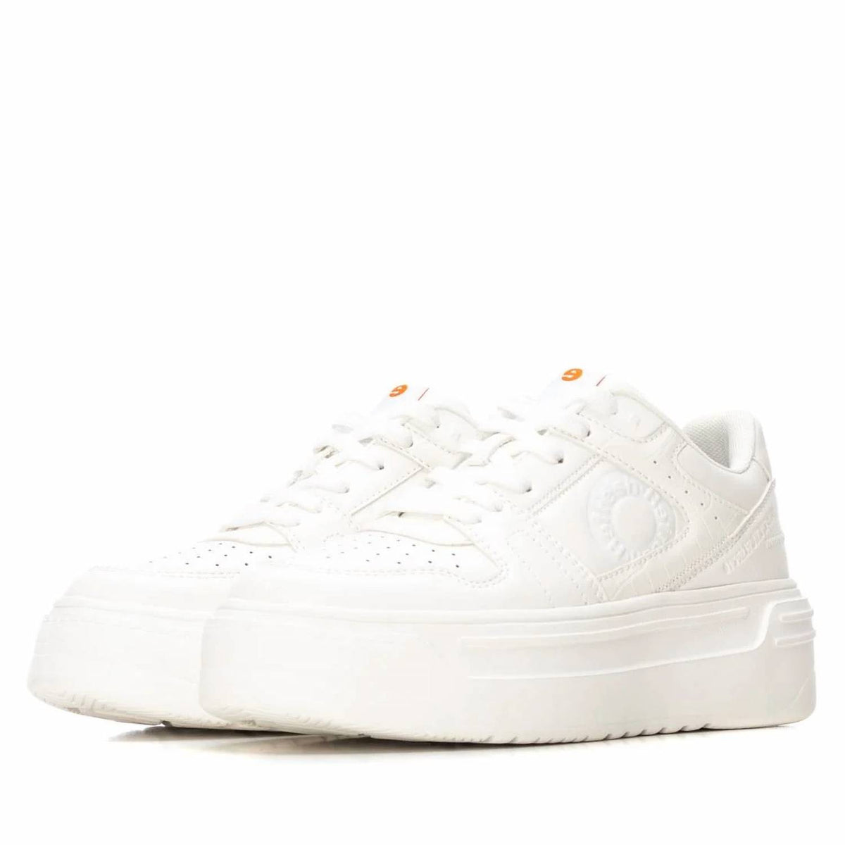 Refresh - Women's Lace-up Sneaker