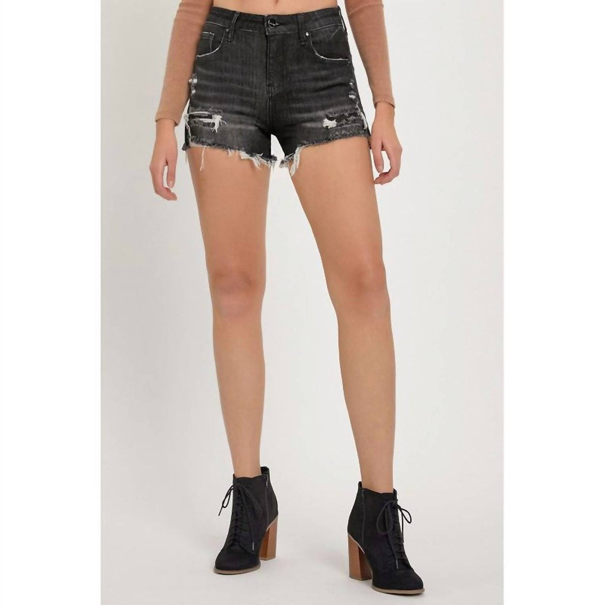 Risen - Mid Rise Patched Short