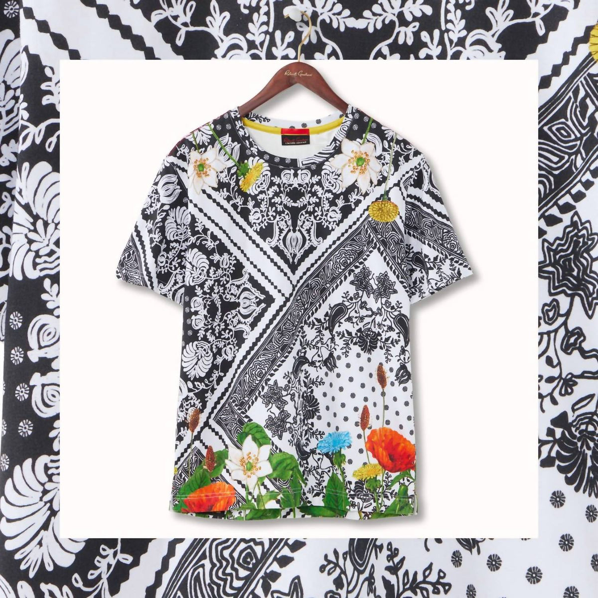 Robert Graham - Dancefloor View Graphic T-shirt