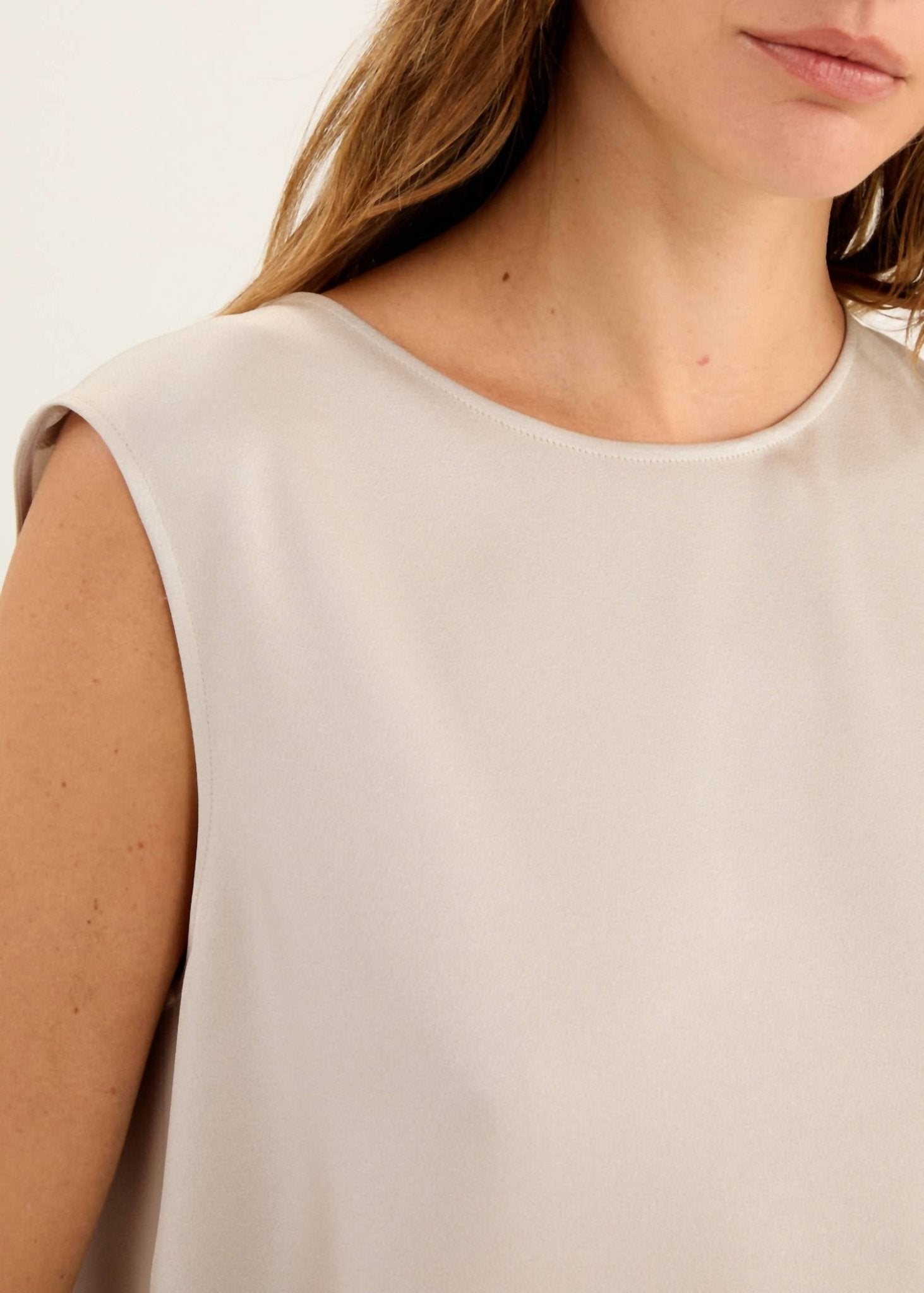 Rosso35 - Rosso Roundneck Sleeveless Top - beige - clothing - polyester