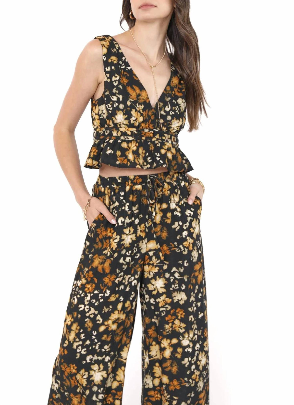 Sadie & Sage - Sleeveless Peplum Ease Top