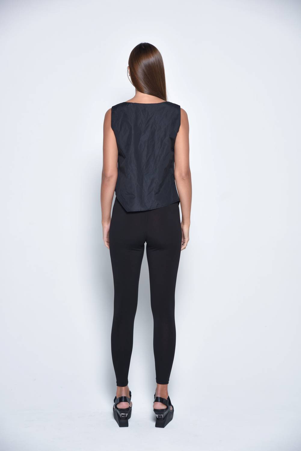 Simply Mila - Uneven Hem Tank